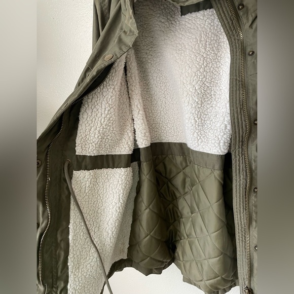 Aeropostale Women's Jacket Olive Green Parka Faux Fur Hood front zip snap button - Picture 5 of 6